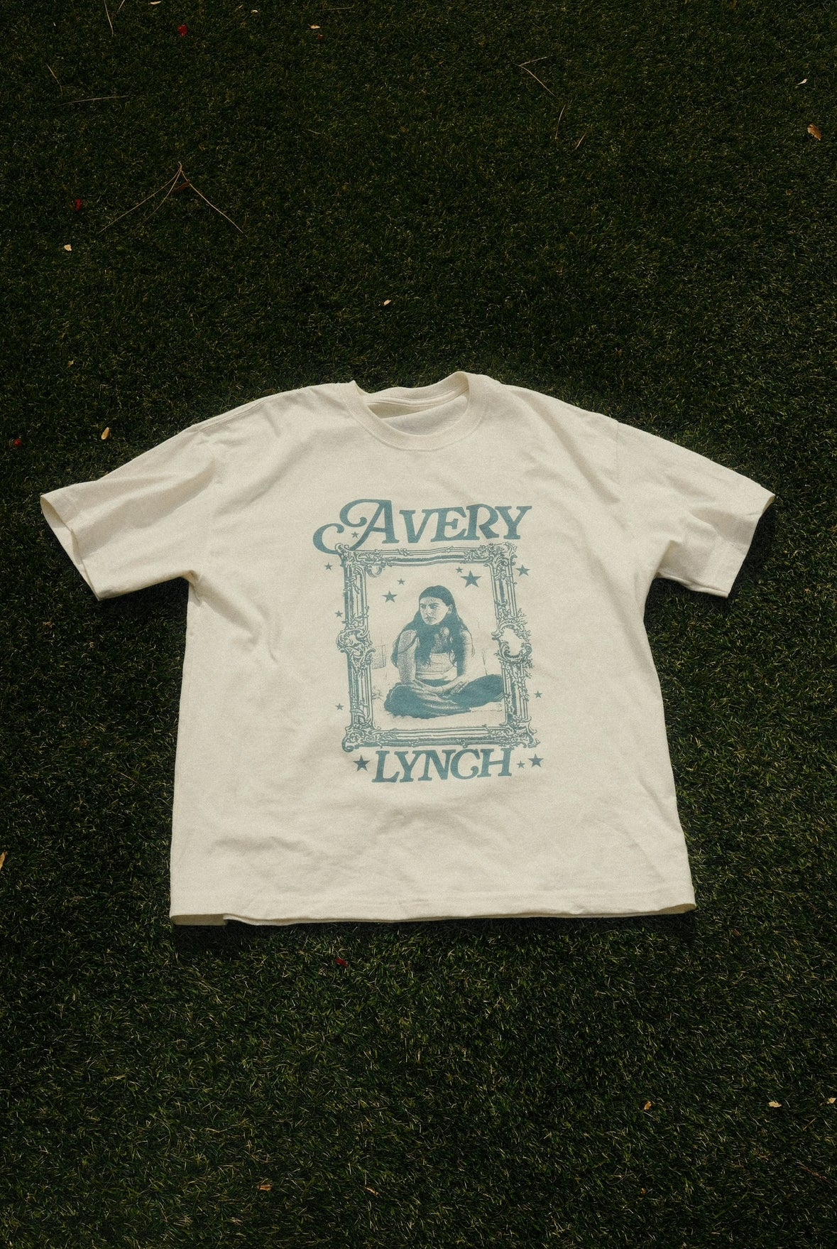Avery Lynch tee