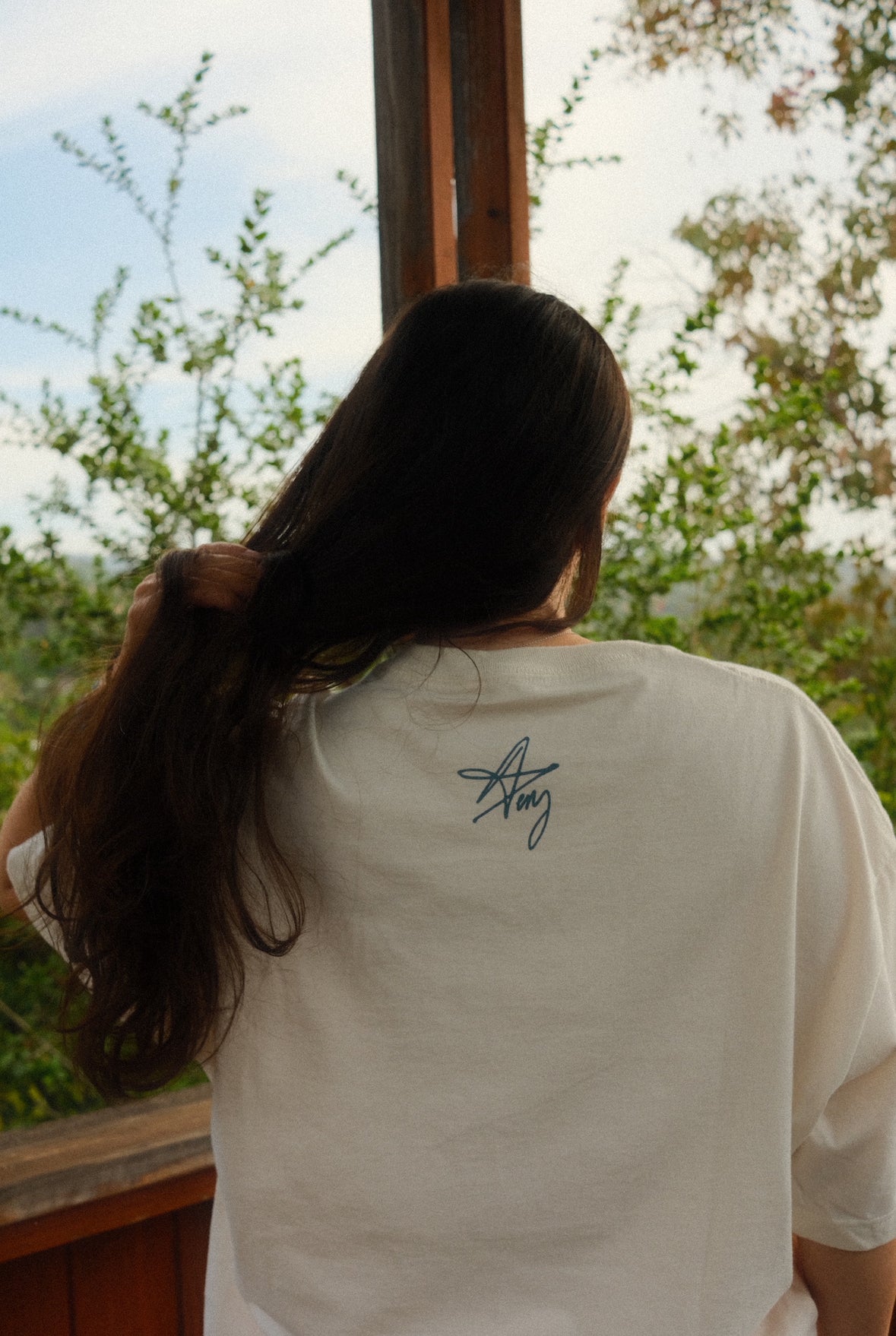 Avery Lynch tee