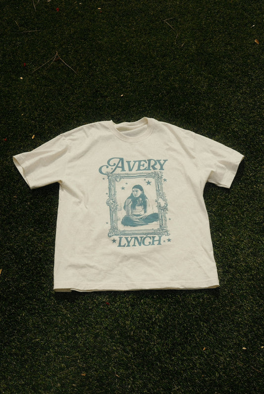 Avery Lynch tee